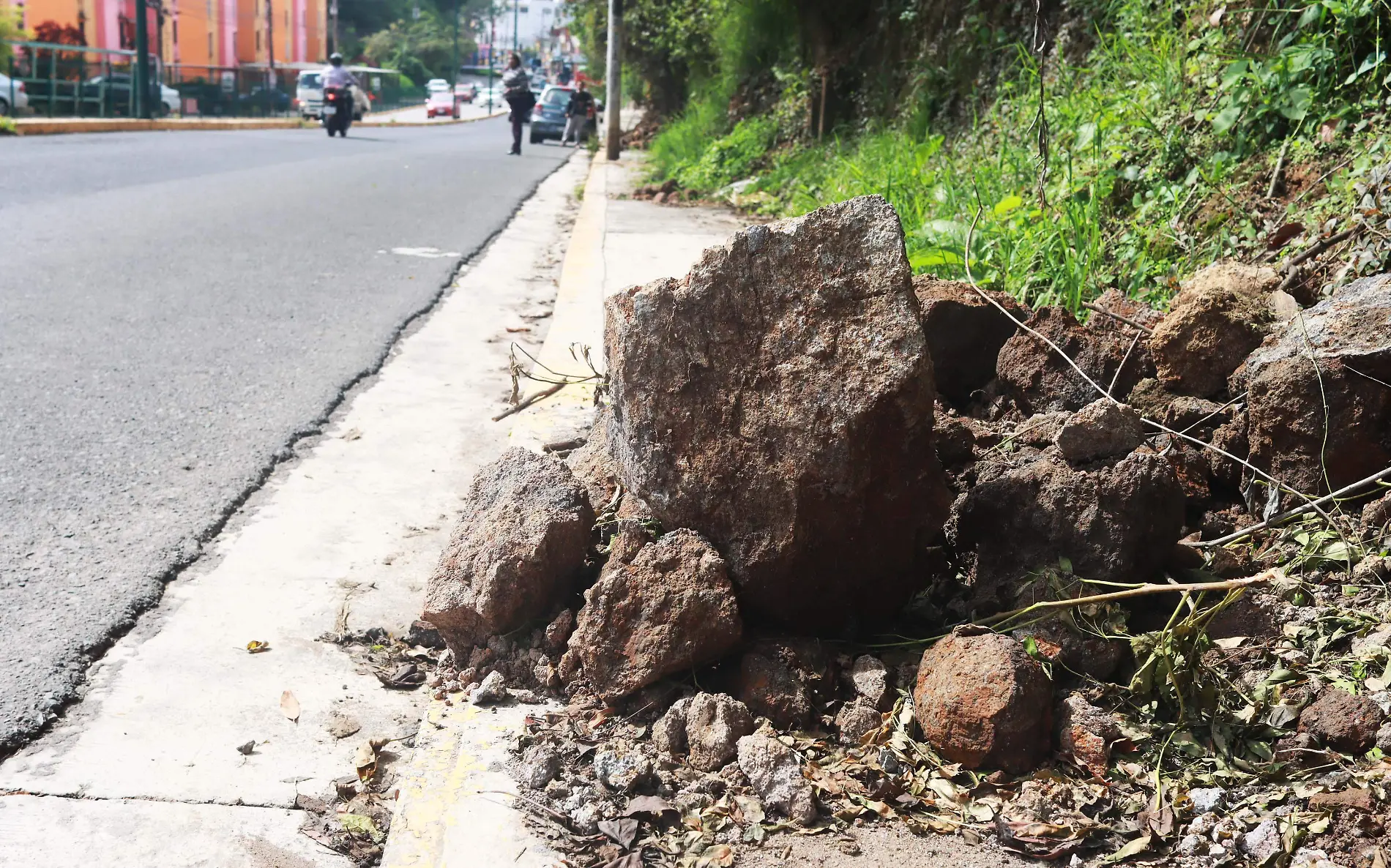 Deslaves Avenida Rébsamen-banqueta-ricardo04